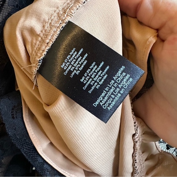 For love and lemons beverly coquette lace black mini dress​​ - Picture 6 of 8